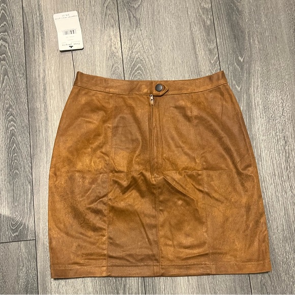 FREE PEOPLE Rumi Ruched Faux
Leather Mini Cognac Brown Sexy
Spring Skirt XS NEW - Picture 4 of 6